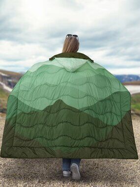 Below Zero Wearable Outdoor Blanket With Soft Plush Interior 72"x54", NWT